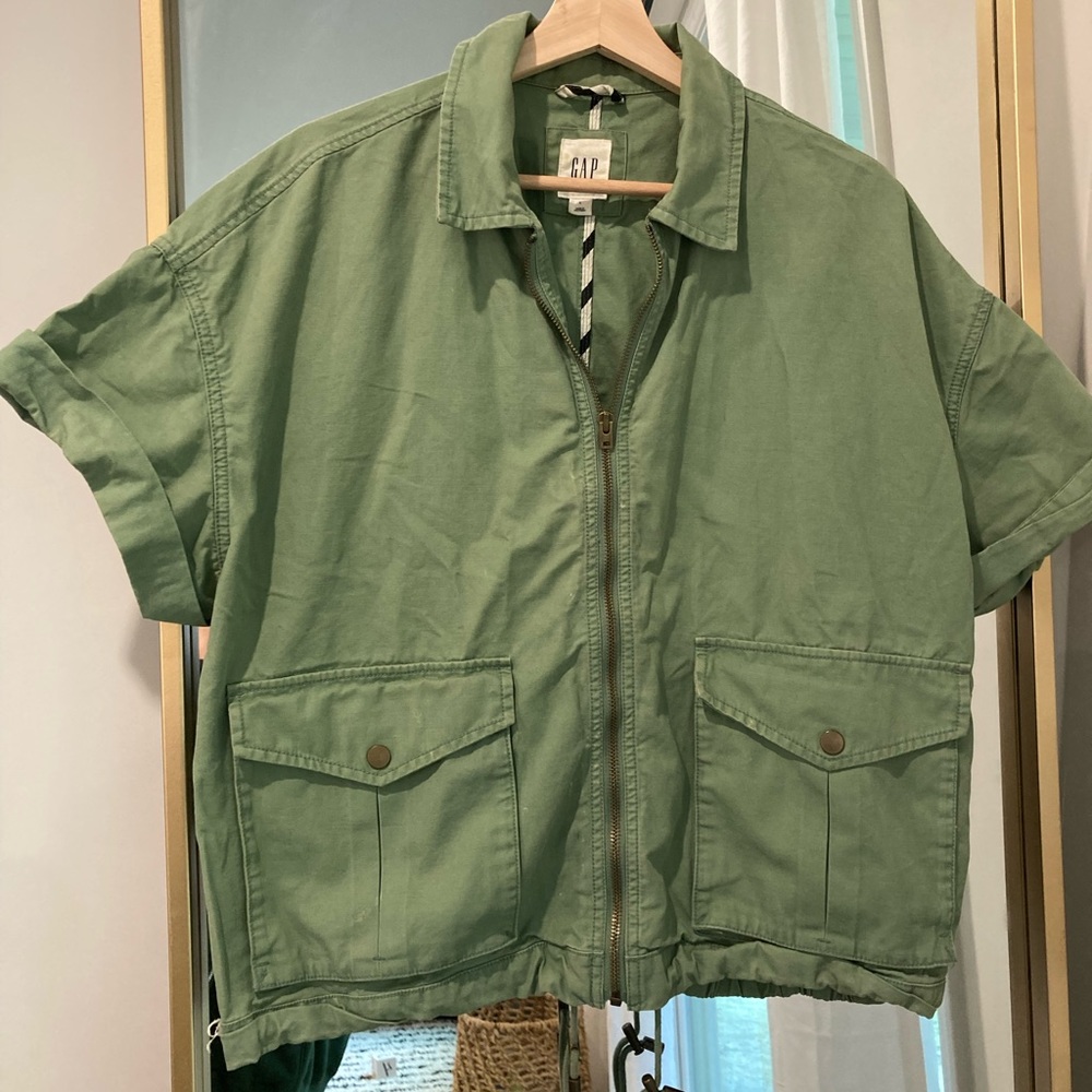 Gap Short Sleeve Khaki Jacket in size Large